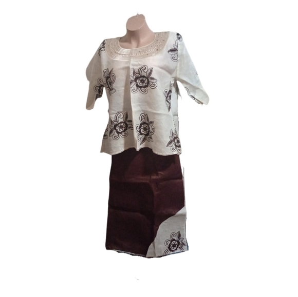 Two piece skirt set - Picture 1 of 9